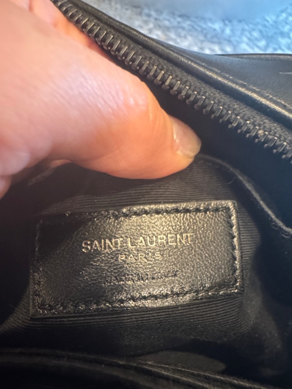 LOU QUILTED BELTBAG BLACK HARDWARE
Saint Laurent
BLACK 34IN / 85CM - Picture 4 of 7